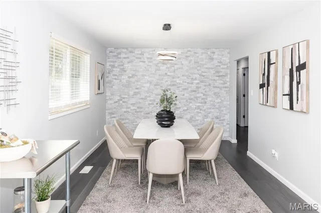 $399,999 | 2766 Chalet Hill Drive, St. Louis, MO 63129