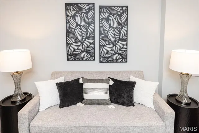 $399,999 | 2766 Chalet Hill Drive, St. Louis, MO 63129