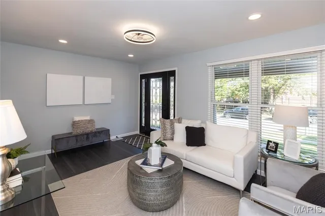$399,999 | 2766 Chalet Hill Drive, St. Louis, MO 63129