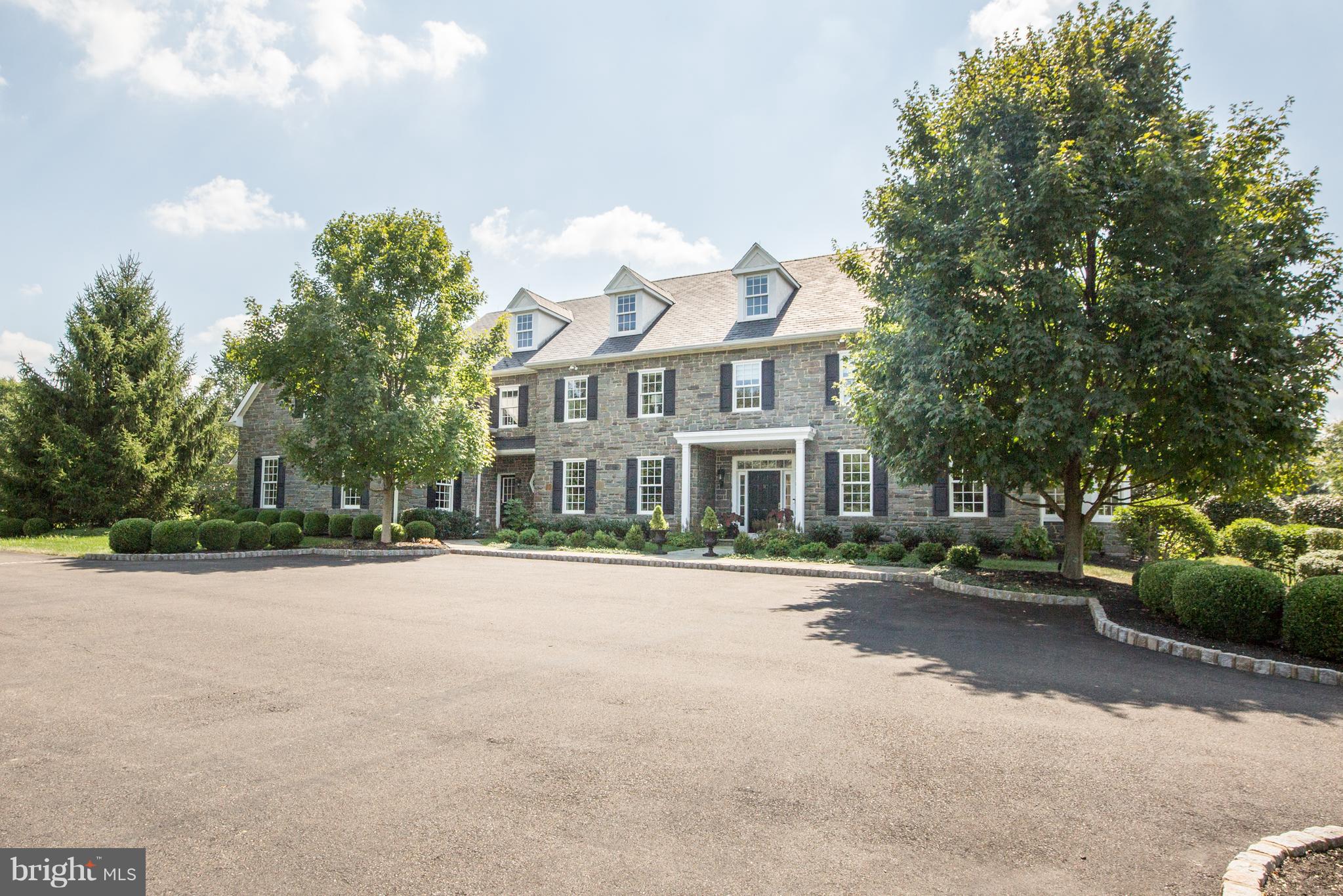 50 Woodhill Road Newtown, PA 18940 - Photo 2 of 43 Court yard area in front of Main house
