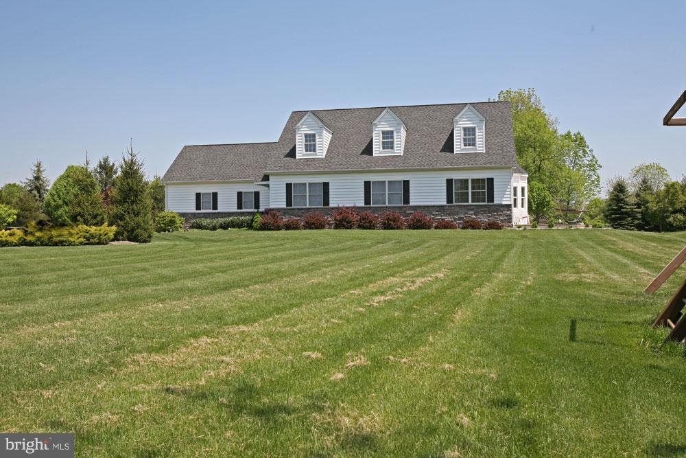 50 Woodhill Road Newtown, PA 18940 - Photo 32 of 43 Approx 2000 Sqft, 2 BR, 2 BA guest house.