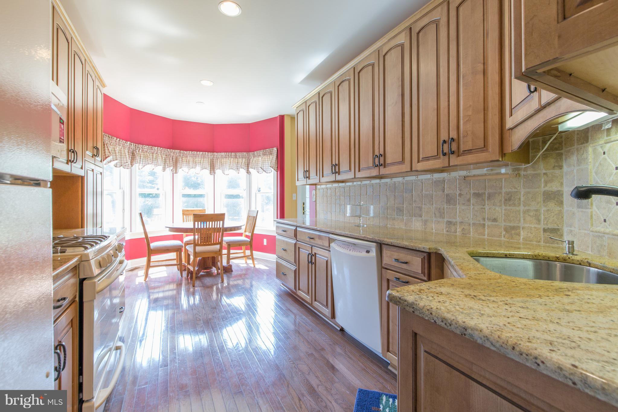 50 Woodhill Road Newtown, PA 18940 - Photo 33 of 43 Guest house kitchen