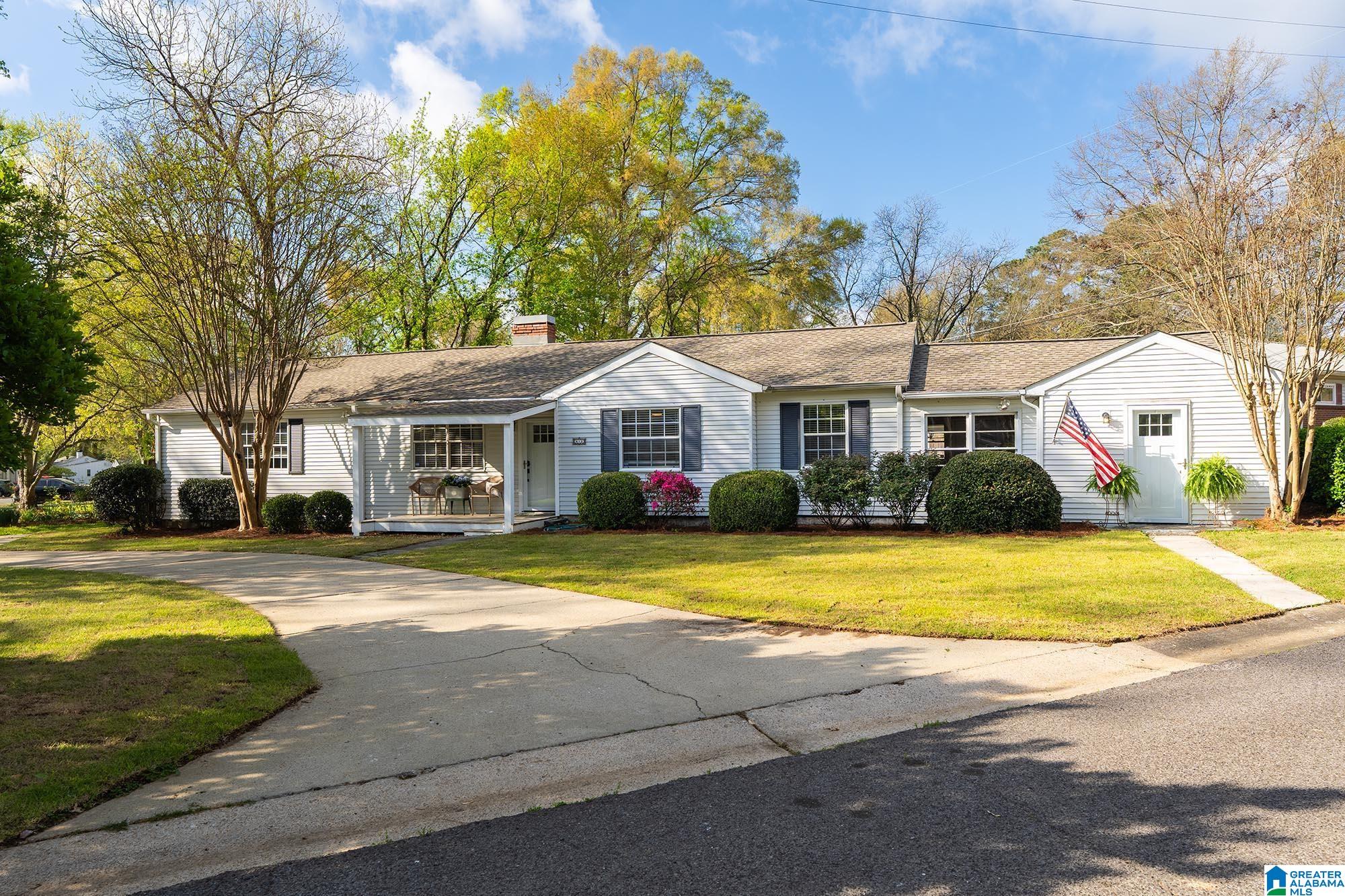 612 Strathmore Road Birmingham, AL 35213 - Photo 4 of 34