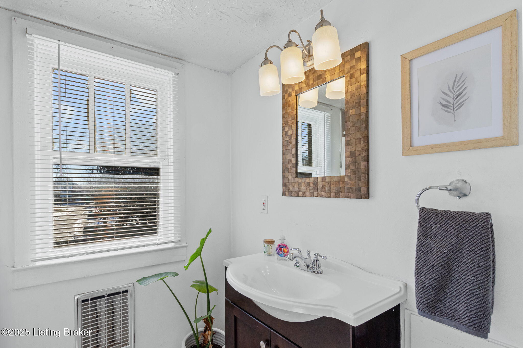 3826 Ormond Road Louisville, KY 40207 - Photo 25 of 34 33-web-or-mls-696A3839