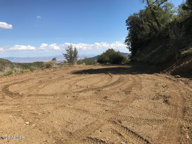 a picture of a tennis court