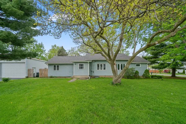 $390,000 | 26 Cross Street, Bristol, IL 60512