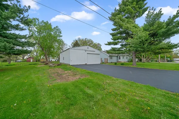 $390,000 | 26 Cross Street, Bristol, IL 60512