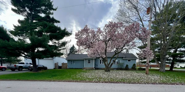 $390,000 | 26 Cross Street, Bristol, IL 60512