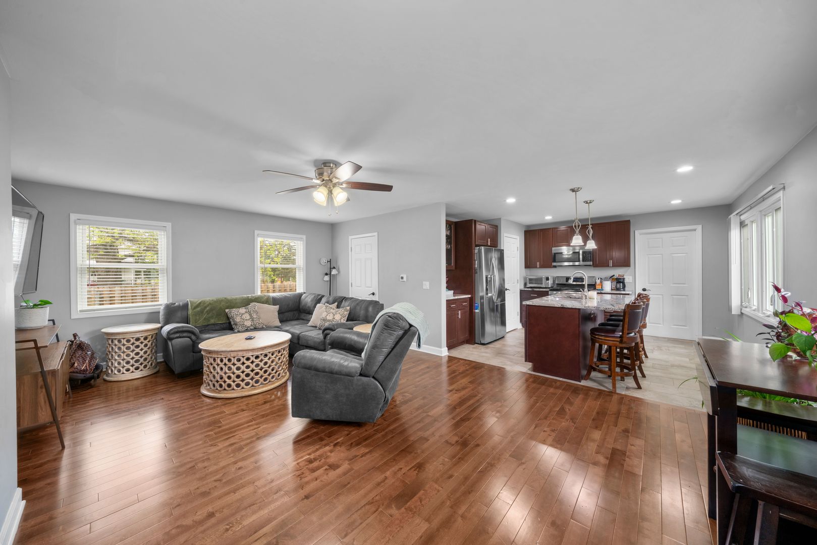 26 Cross Street Bristol, IL 60512 - Photo 4 of 31