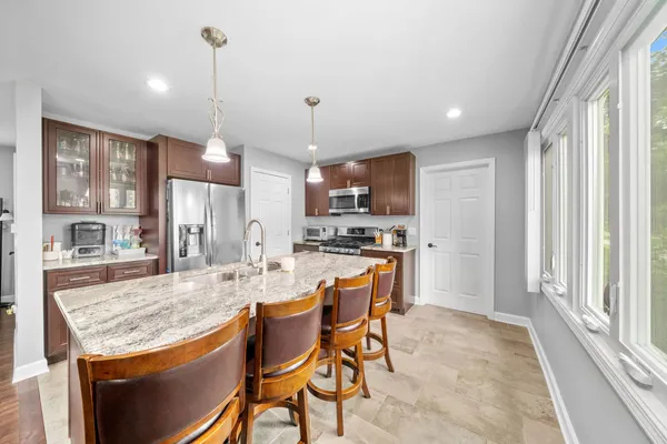 $390,000 | 26 Cross Street, Bristol, IL 60512