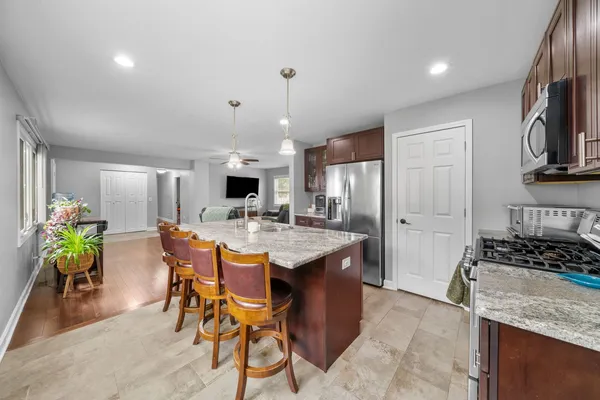$390,000 | 26 Cross Street, Bristol, IL 60512