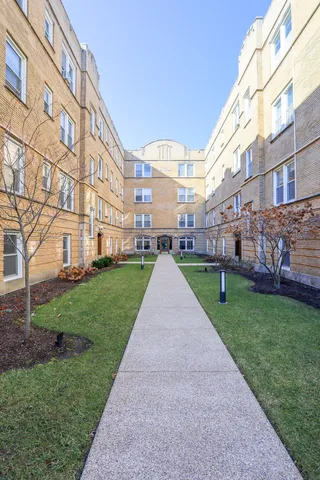 $1,500 | 5740 South Stony Island Avenue, Unit 2W, Chicago, IL 60637