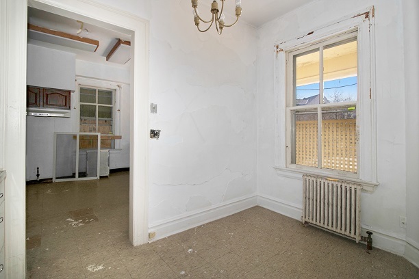 26 MacArthur Loop Highland Park, IL 60035 - Photo 11 of 47 an empty room with windows