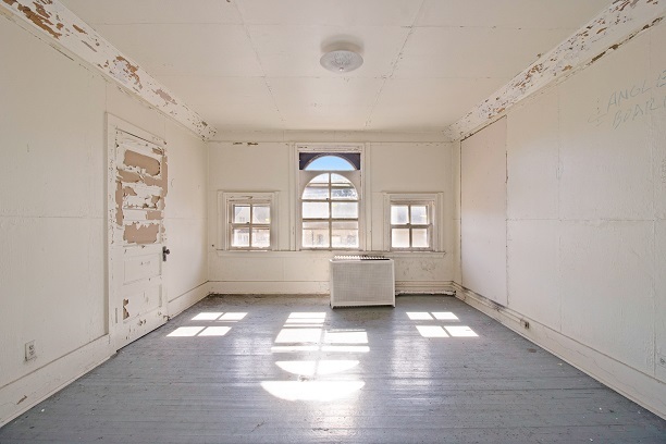 26 MacArthur Loop Highland Park, IL 60035 - Photo 30 of 47 a view of empty room with wooden floor and fan