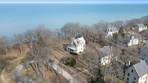 26 MacArthur Loop Highland Park, IL 60035 - Photo 42 of 47 a view of a city