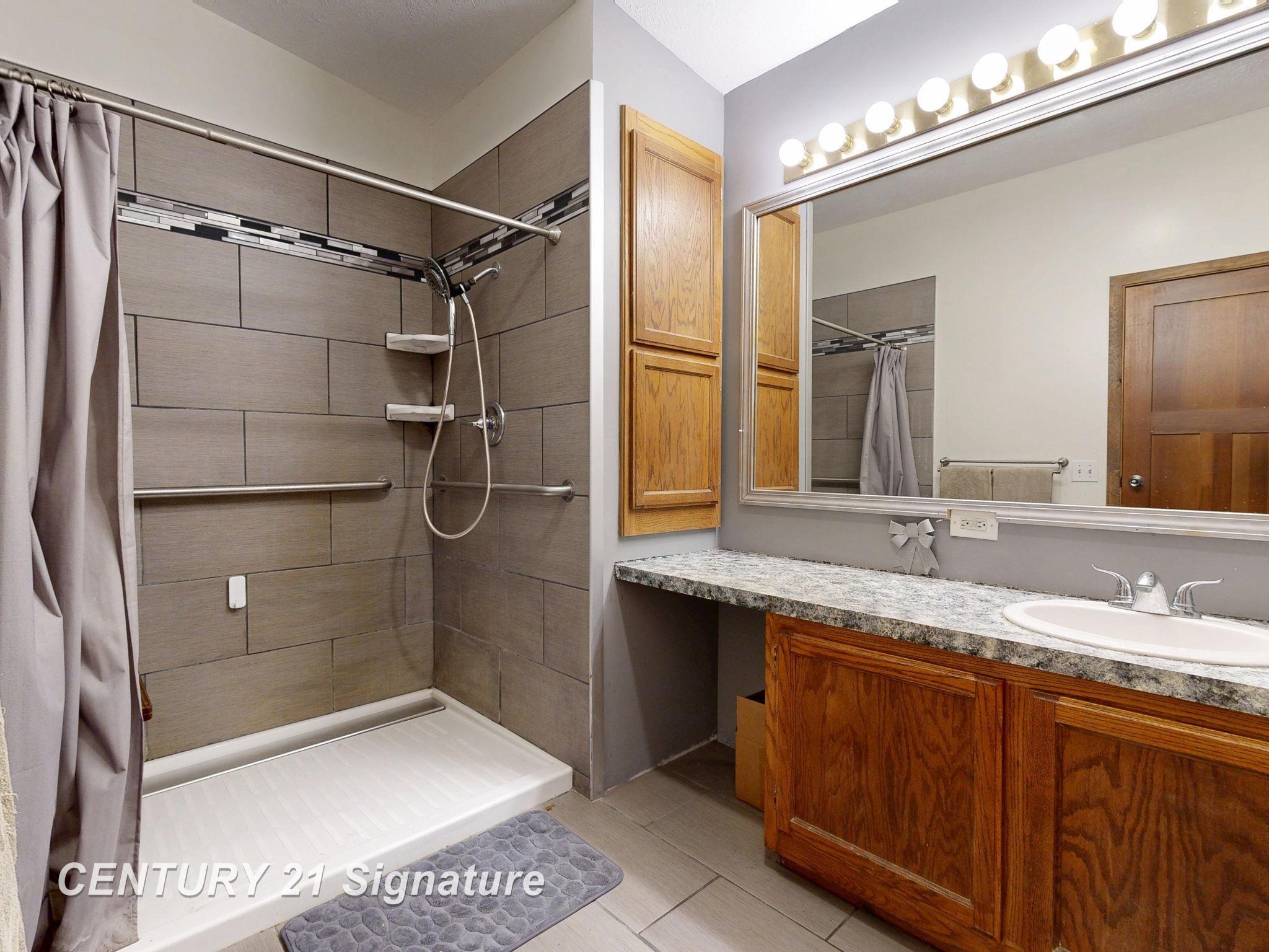 9847 Oakley Road St. Charles, MI 48655 - Photo 22 of 25 50193074-add29922-ba10-48c4-a577-7cbd9538746d.JPG