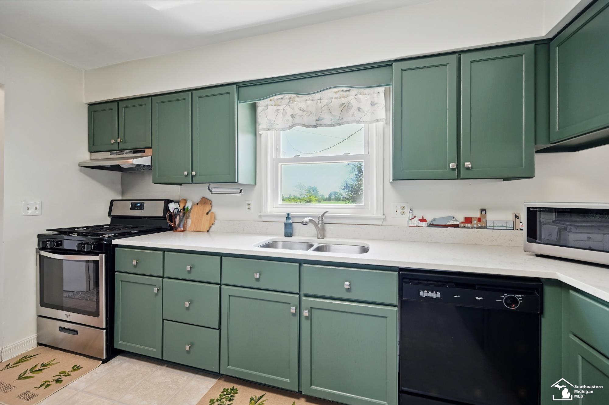 10710 Otter Road Carleton, MI 48117 - Photo 10 of 35 50175630-b00774cc-f24f-4b81-9fdb-dade8c53a3cf.JPG