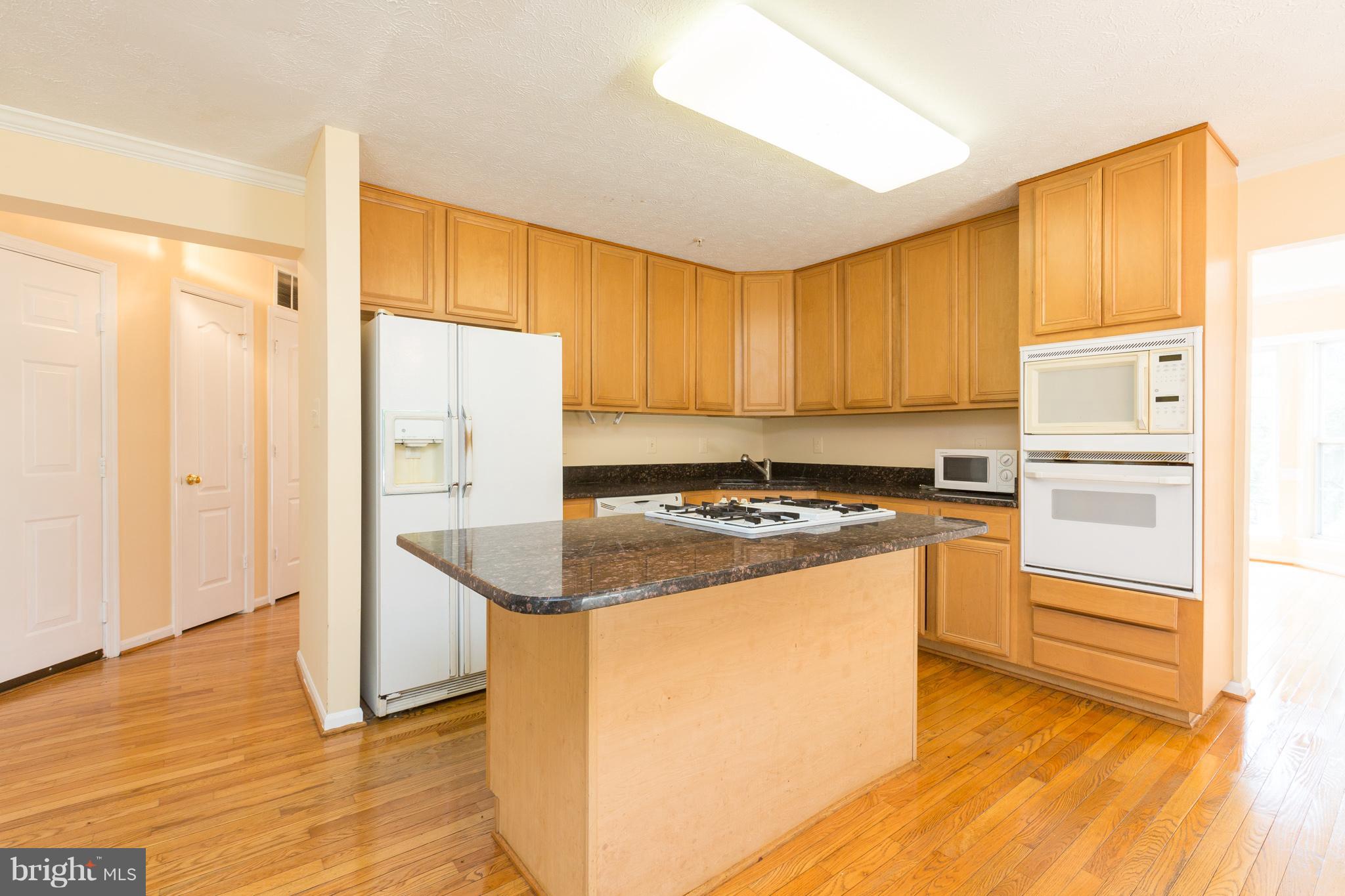 3100 Needleleaf Lane Springdale, MD 20721 - Photo 8 of 28 Kitchen
