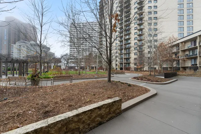 $2,450 | 1200 Nicollet Mall, Unit 218, Minneapolis, MN 55403