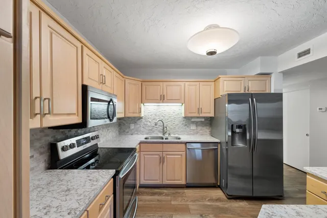 $2,450 | 1200 Nicollet Mall, Unit 218, Minneapolis, MN 55403