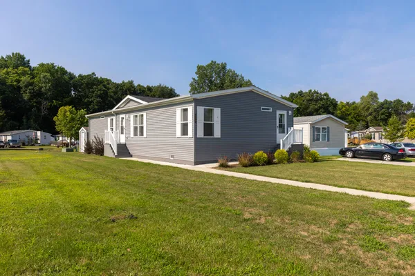 $109,900 | 539 Harwood Court, Unit 134, Eaton Rapids, MI 48827