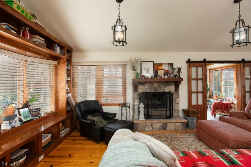 4 Greenbrier Road Green Brook, NJ 08812 - Photo 5 of 32