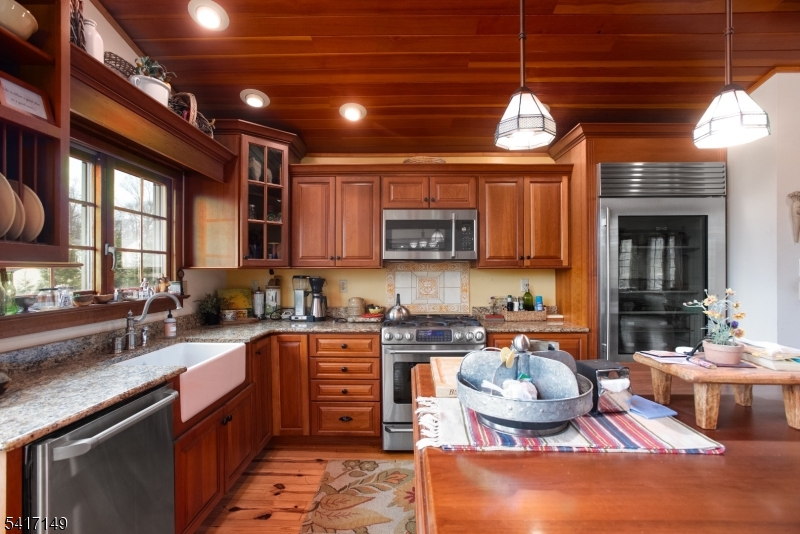 4 Greenbrier Road Green Brook, NJ 08812 - Photo 7 of 32