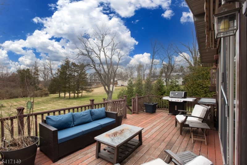 4 Greenbrier Road Green Brook, NJ 08812 - Photo 9 of 32