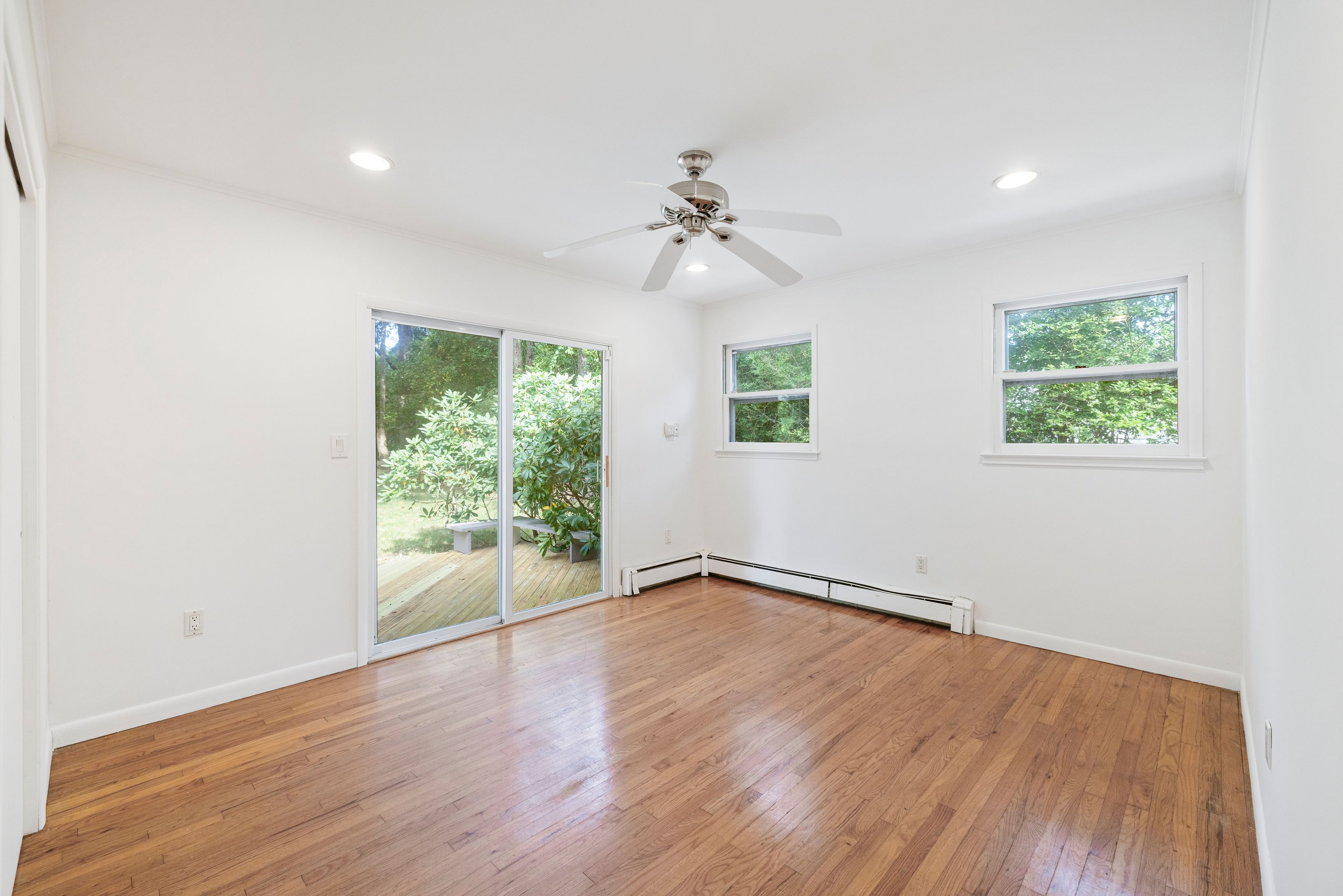 295 Tuckahoe Road Southampton, NY 11968 - Photo 11 of 18