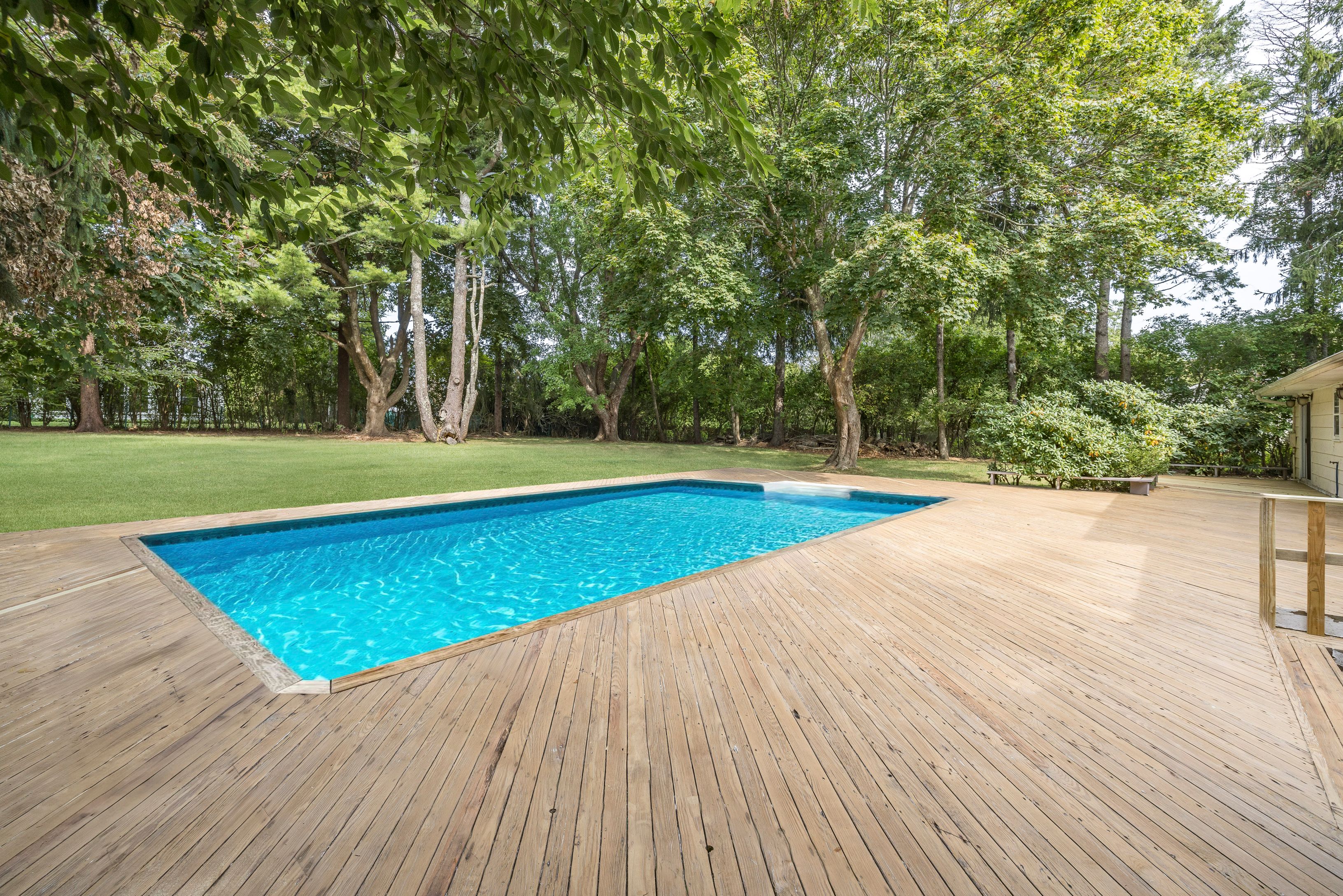 295 Tuckahoe Road Southampton, NY 11968 - Photo 6 of 18