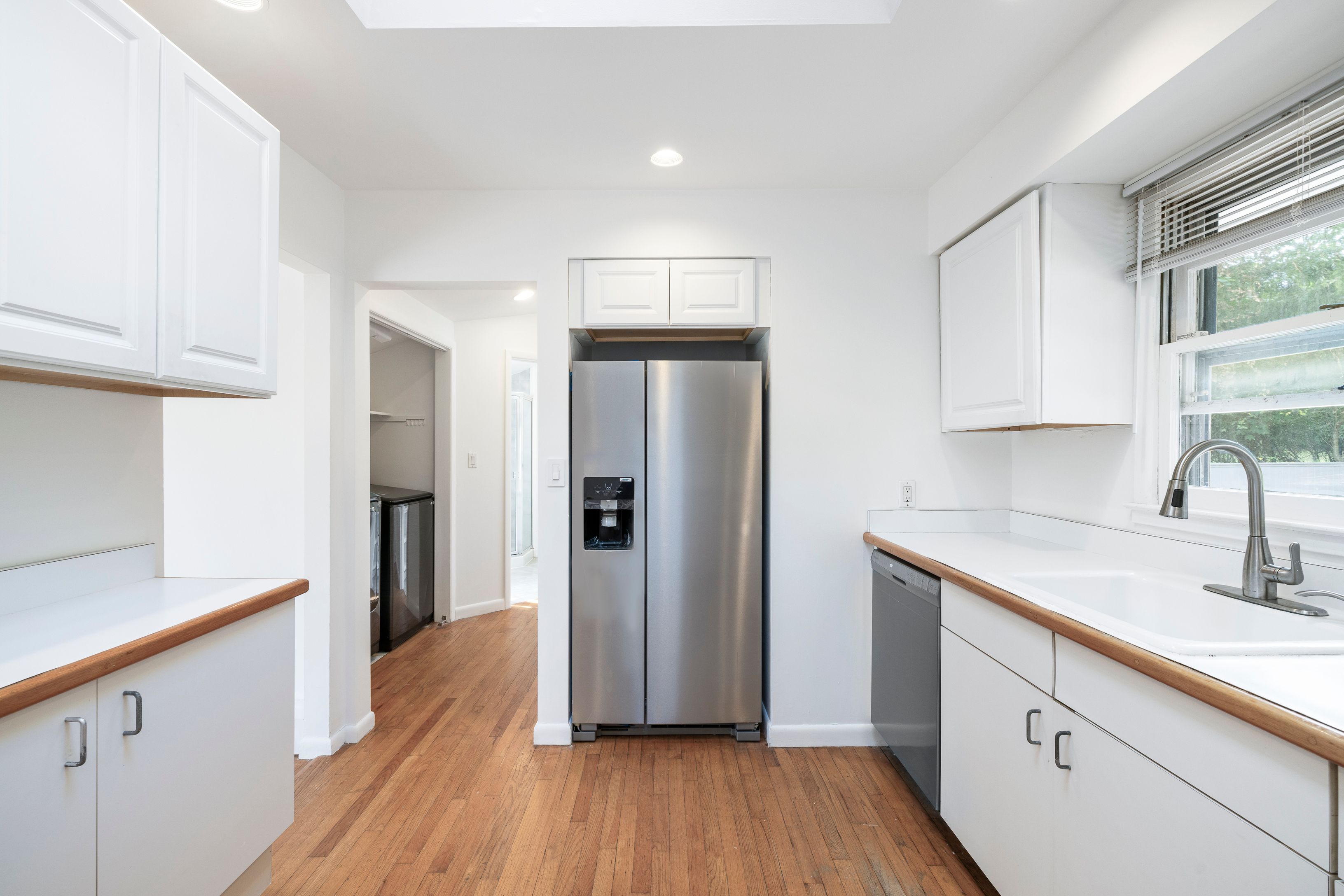 295 Tuckahoe Road Southampton, NY 11968 - Photo 9 of 18