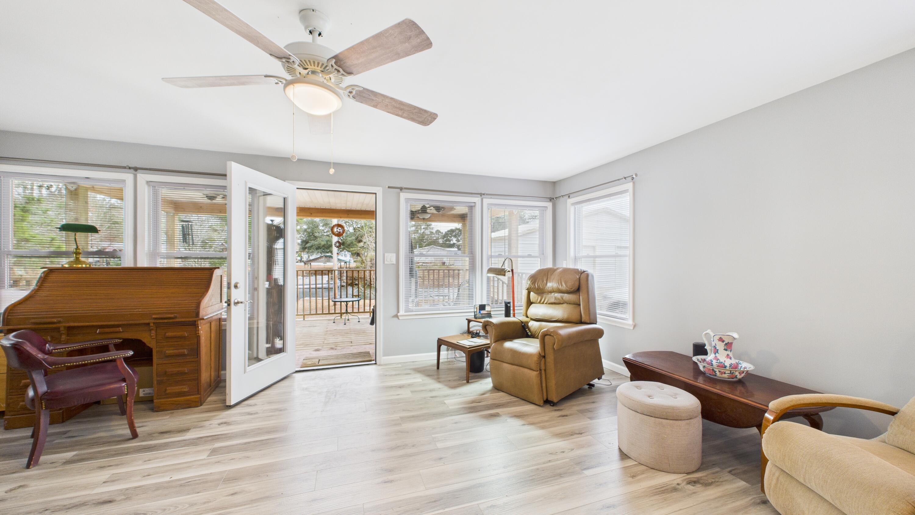 409 Chippendale Lane Bonneau, SC 29431 - Photo 4 of 21 Bonus Room/Sun Room