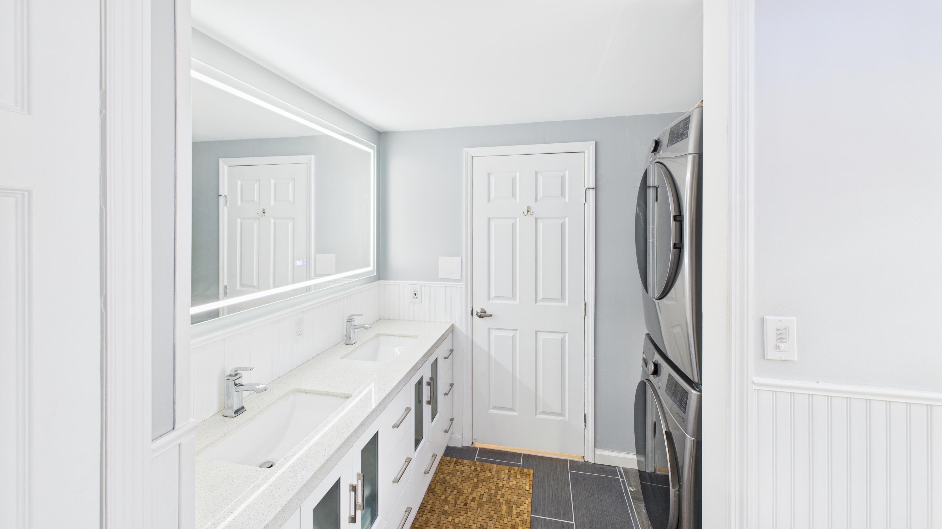 409 Chippendale Lane Bonneau, SC 29431 - Photo 9 of 21 Primary Bathroom