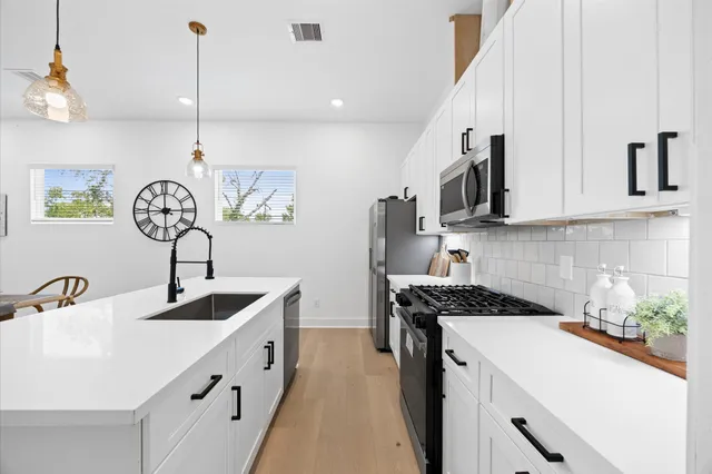 $2,345 | 5812 Highland Sky Lane, Houston, TX 77091