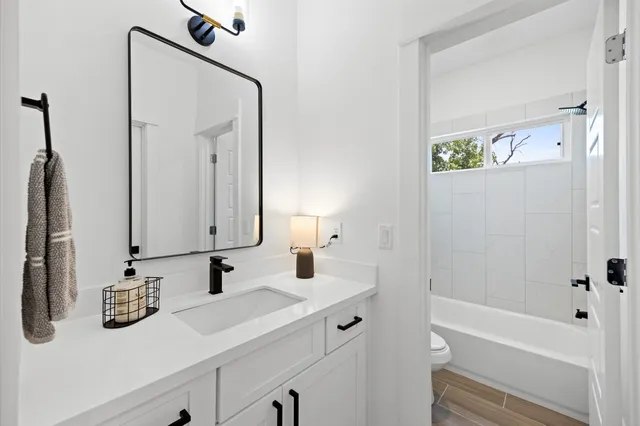 $2,345 | 5812 Highland Sky Lane, Houston, TX 77091