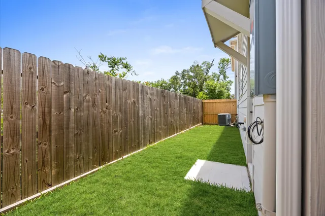 $2,345 | 5812 Highland Sky Lane, Houston, TX 77091