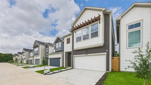 $2,345 | 5812 Highland Sky Lane, Houston, TX 77091