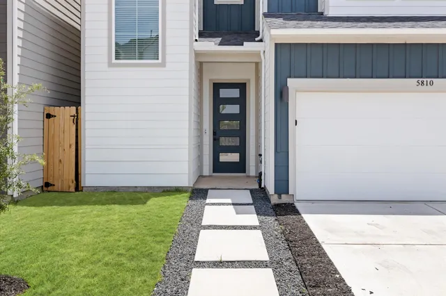 $2,345 | 5812 Highland Sky Lane, Houston, TX 77091