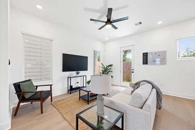 $2,345 | 5812 Highland Sky Lane, Houston, TX 77091