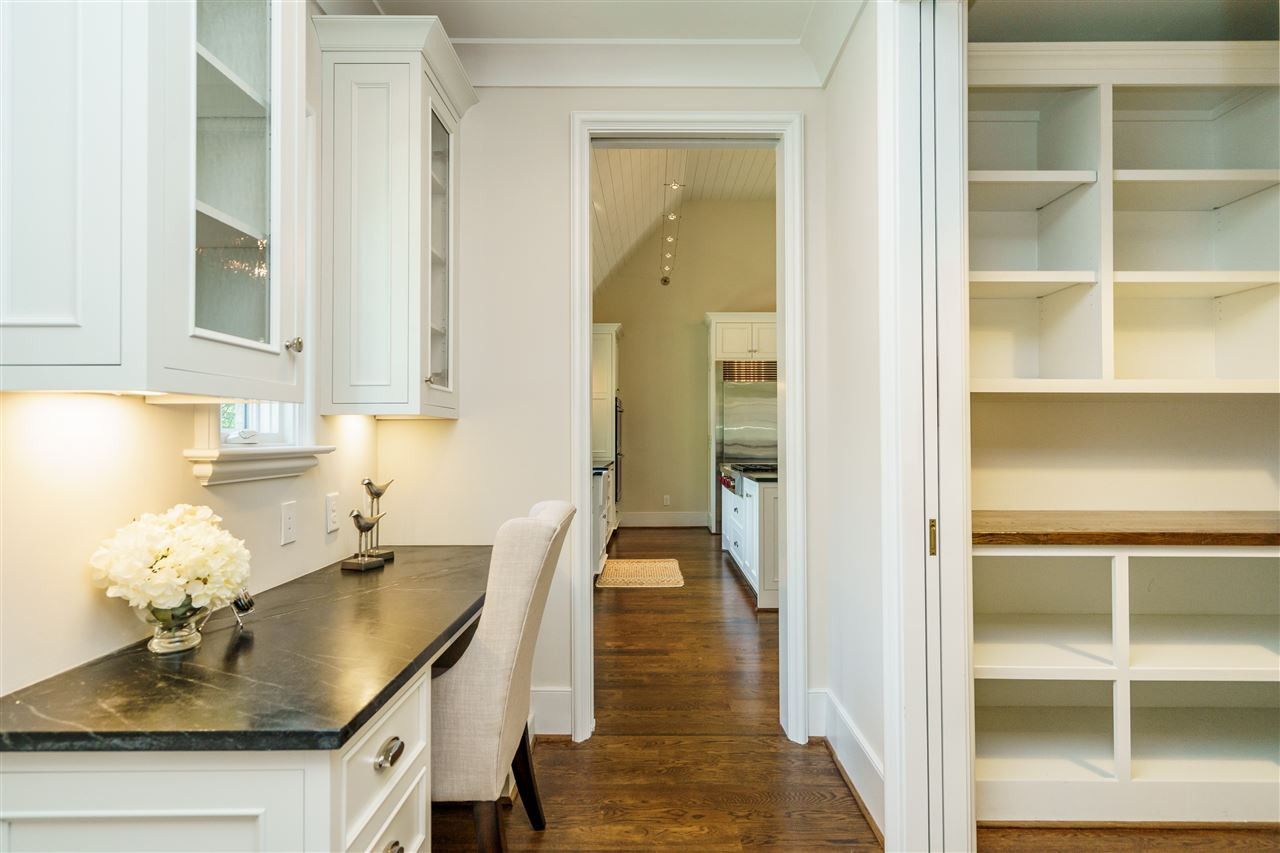 1346 Canterbury Road Raleigh, NC 27608 - Photo 11 of 30 Owner Entry/Pantry