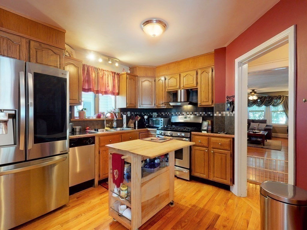 25-27 Charlotte Road Waltham, MA 02453 - Photo 5 of 24 Gallery Image 5