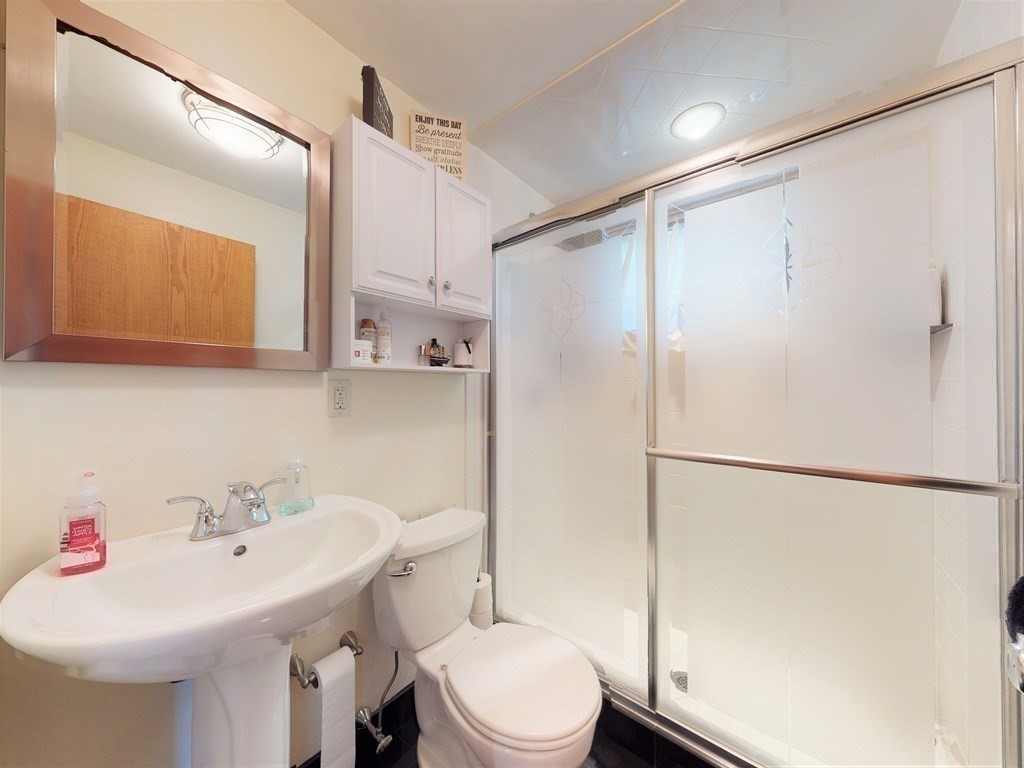 25-27 Charlotte Road Waltham, MA 02453 - Photo 9 of 24 Gallery Image 9