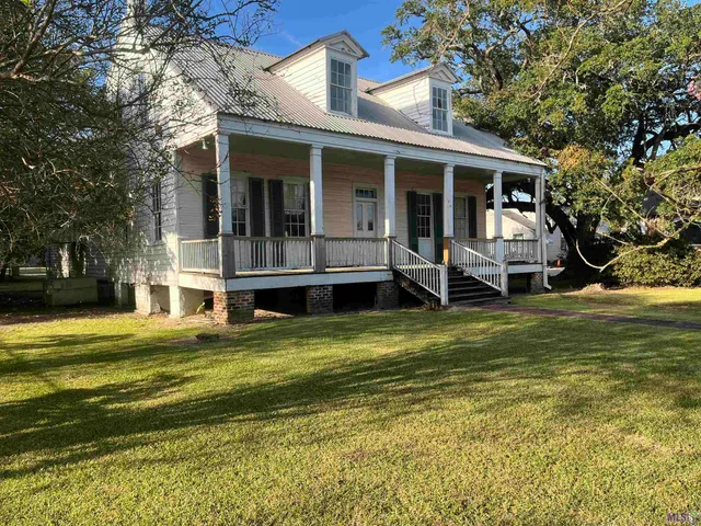 $205,000 | 58060 Court Street, Plaquemine, LA 70764