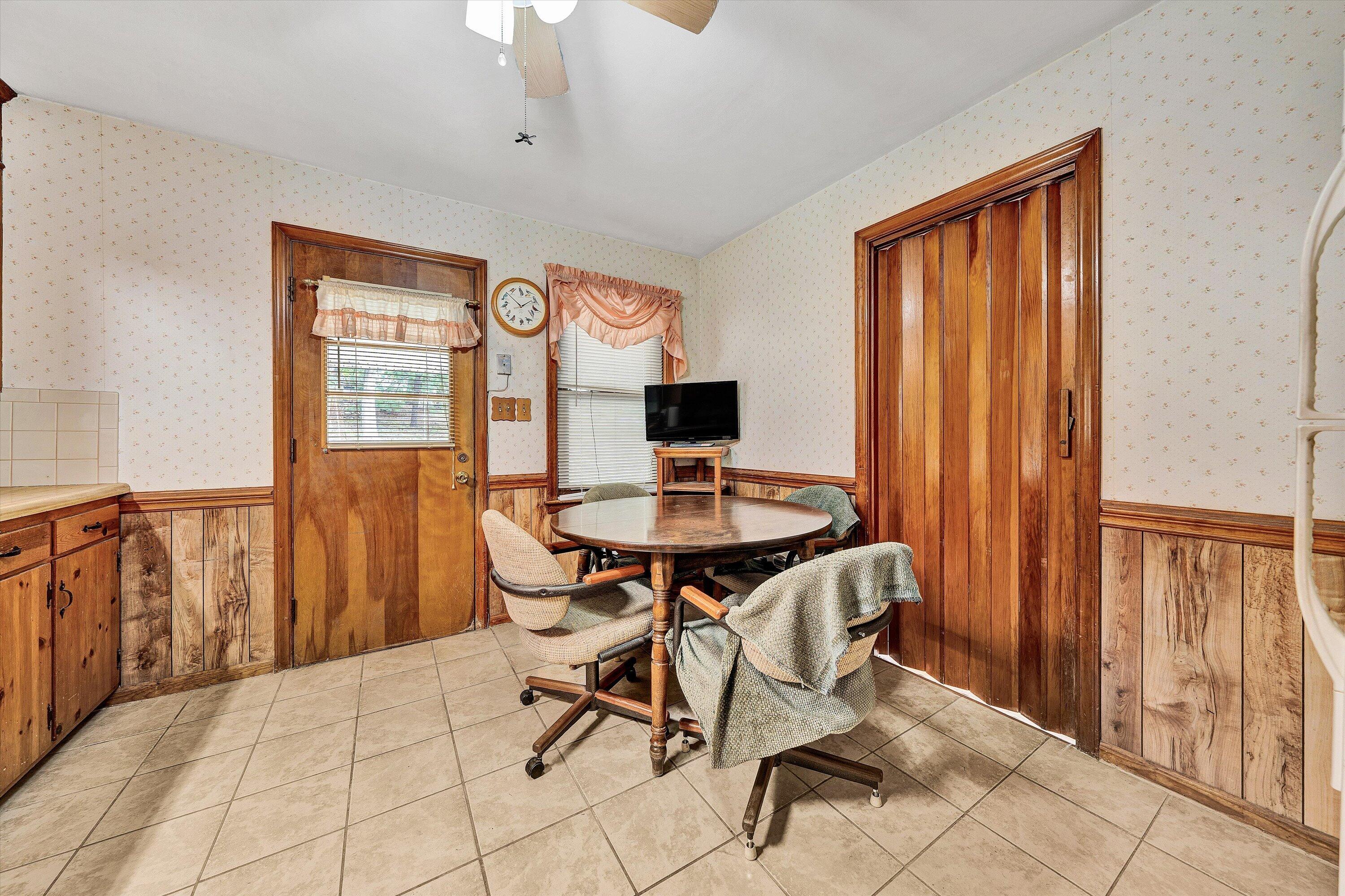 1819 N Road Salem, VA 24153 - Photo 8 of 36 08-DSC00121