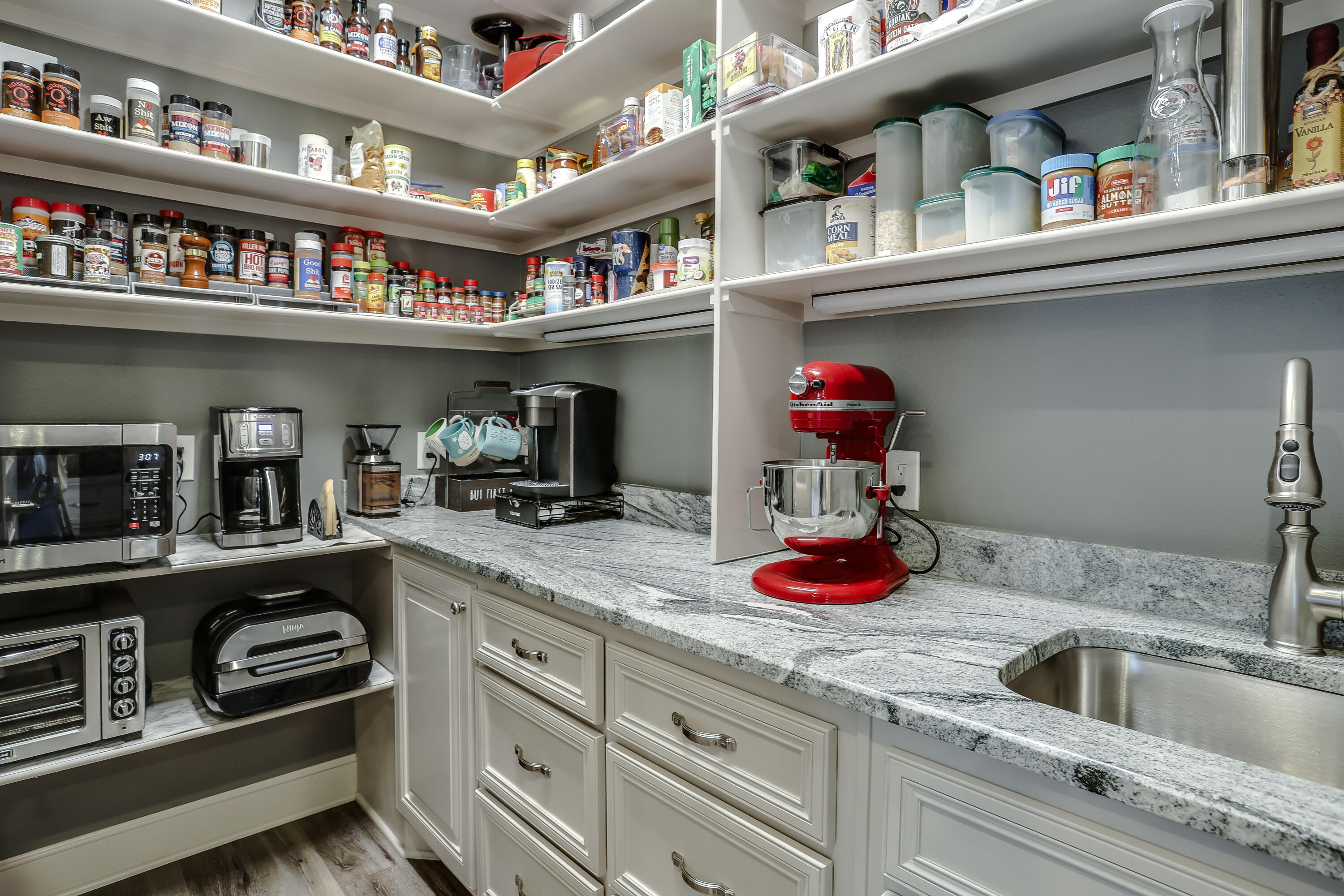 4910 109th Place Lubbock, TX 79424 - Photo 9 of 38 4910-109