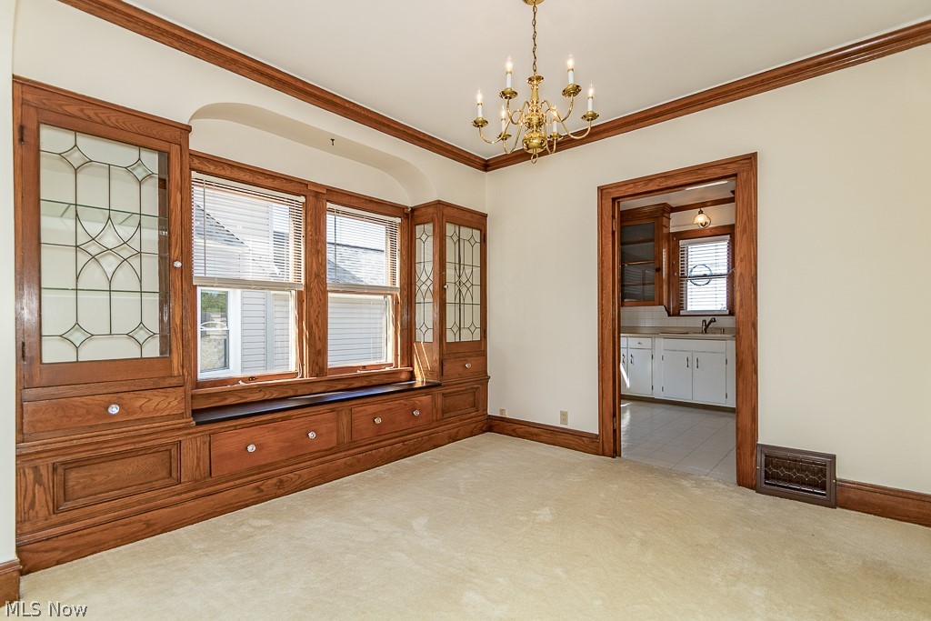 6806 Ridgewood Avenue Parma, OH 44129 - Photo 4 of 24