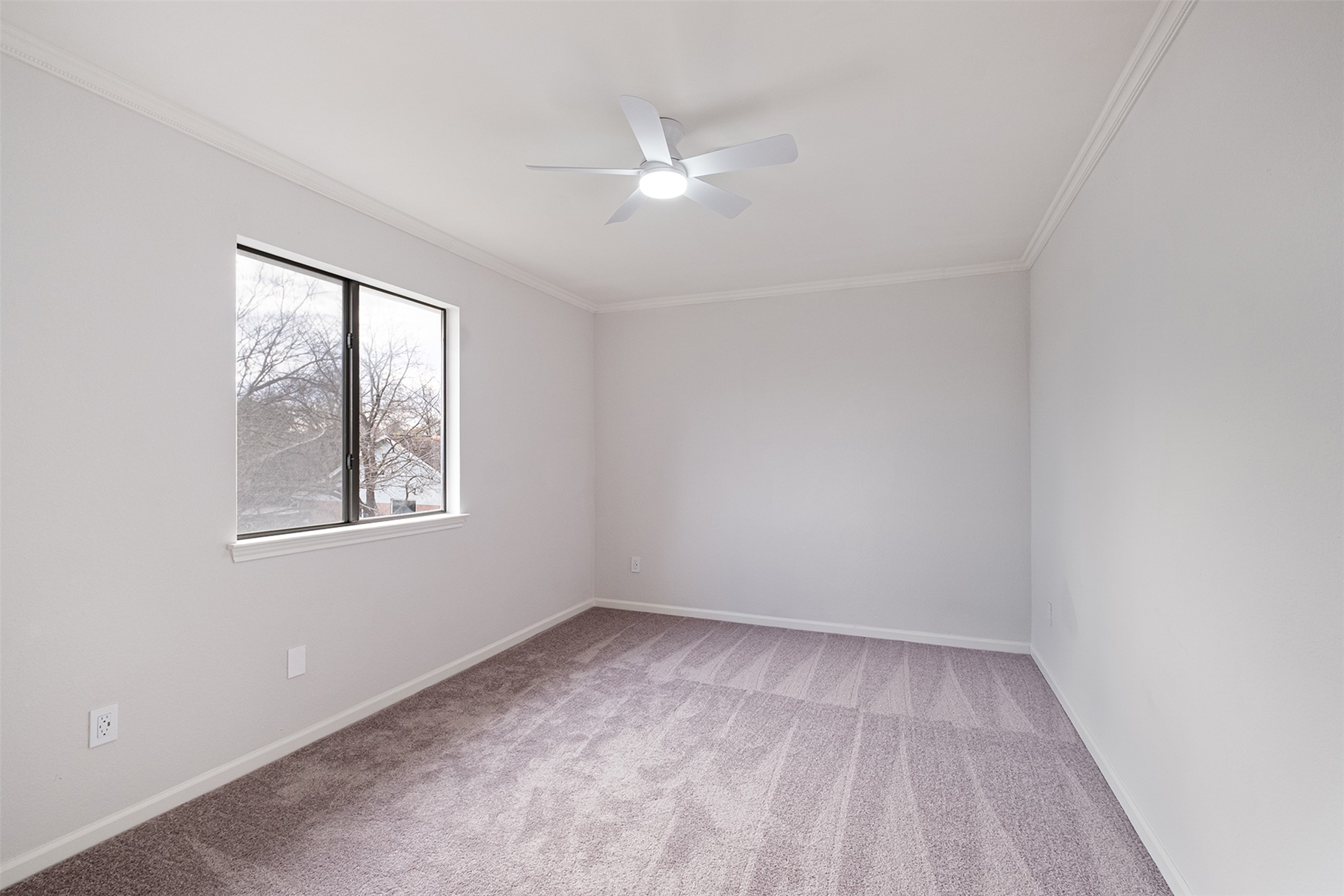 518 Tanner Trail Pflugerville, TX 78660 - Photo 16 of 32 an empty room with a window
