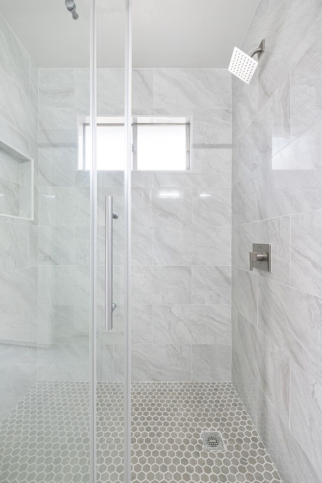 518 Tanner Trail Pflugerville, TX 78660 - Photo 27 of 32 a bathroom with a shower