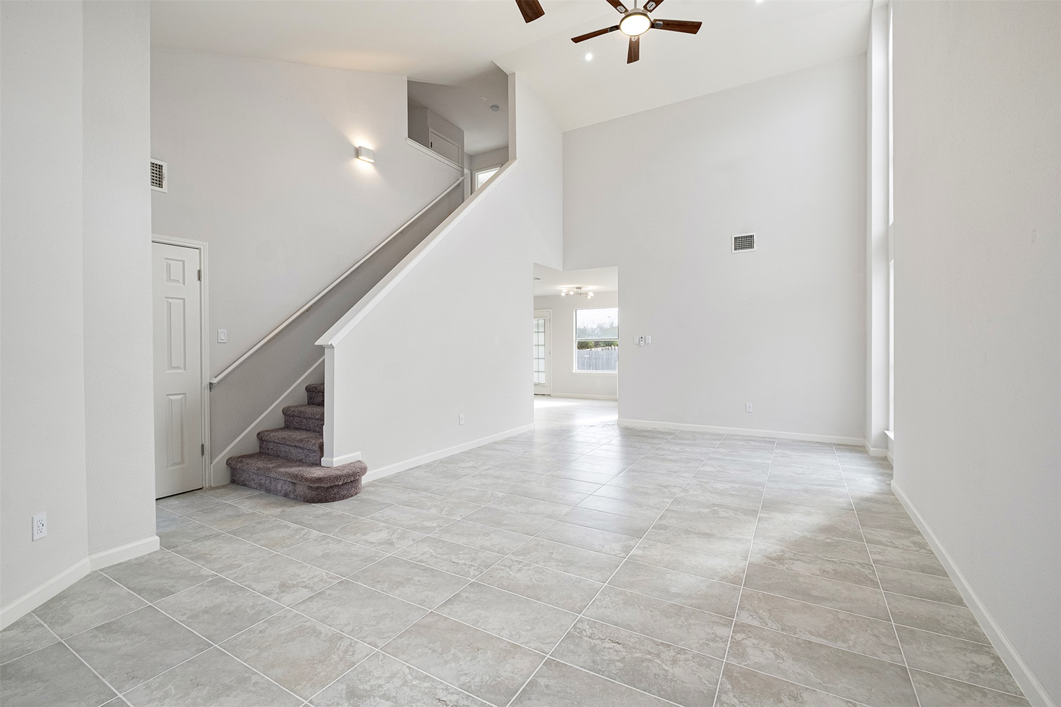 518 Tanner Trail Pflugerville, TX 78660 - Photo 5 of 32 a view of an entryway