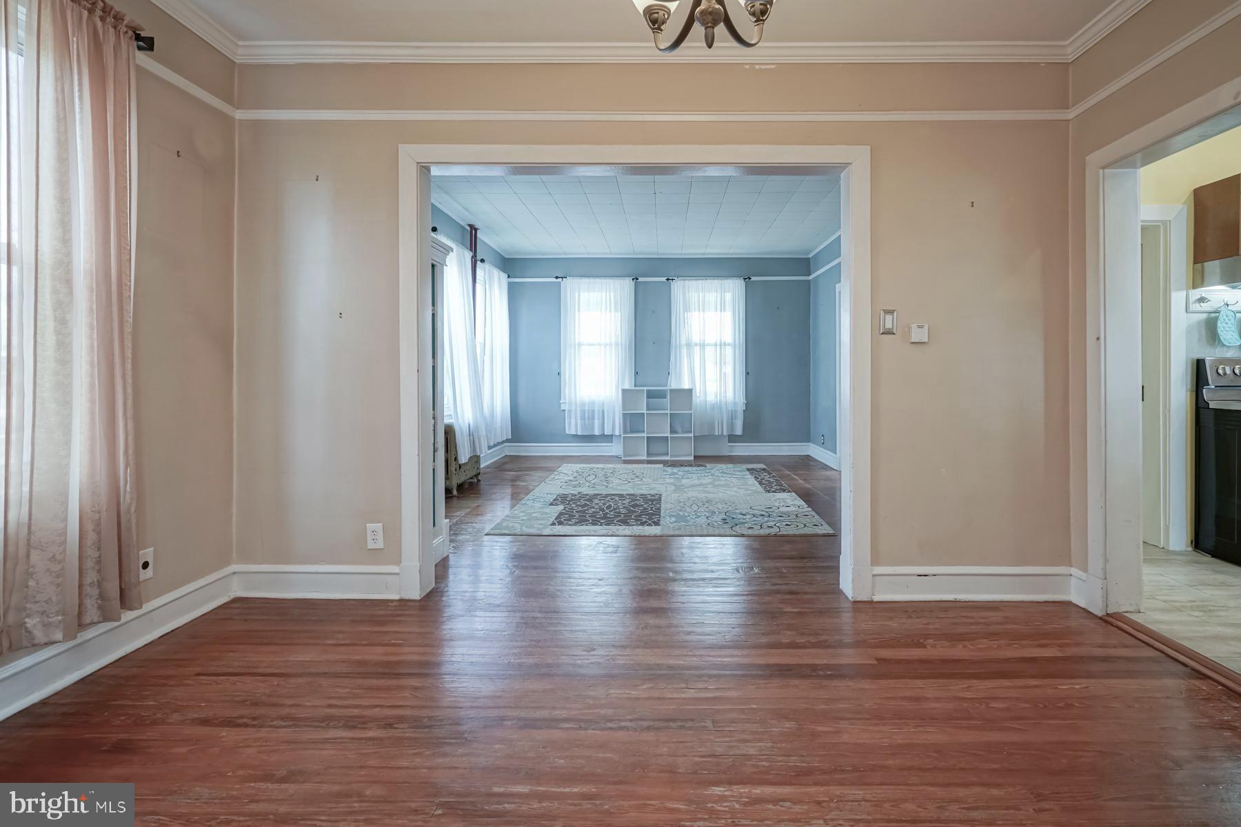 260 Shell Road Penns Grove, NJ 08069 - Photo 11 of 42 Dining Room looking into the Living Room